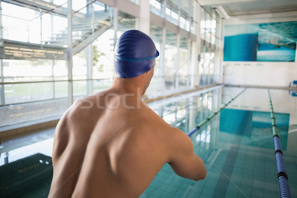Vedere din spate bustul gol piscină timp liber Imagine de stoc © wavebreak_media