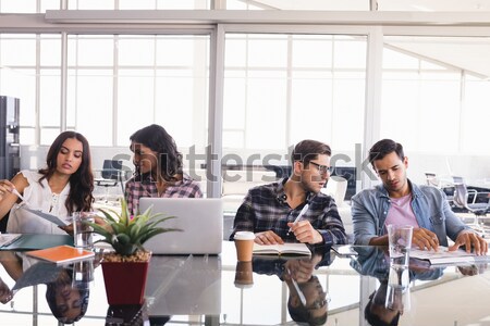 Foto stock: Amigos · para · camarero · restaurante · hombre · café