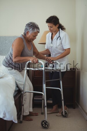 женщины врач кровяное давление старший женщину Сток-фото © wavebreak_media