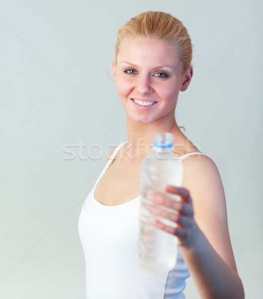 Ritratto donna bottiglia acqua focus Foto d'archivio © wavebreak_media