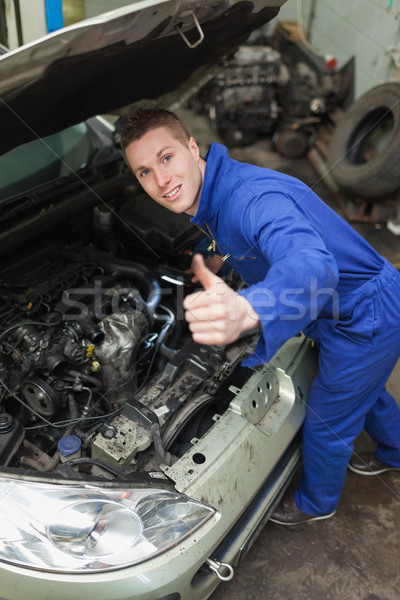 汽車修理工 顯示 簽署 肖像 汽車 商業照片 © wavebreak_media