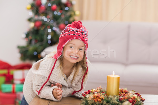 可愛 小女孩 微笑 聖誕節 家 客廳 商業照片 © wavebreak_media