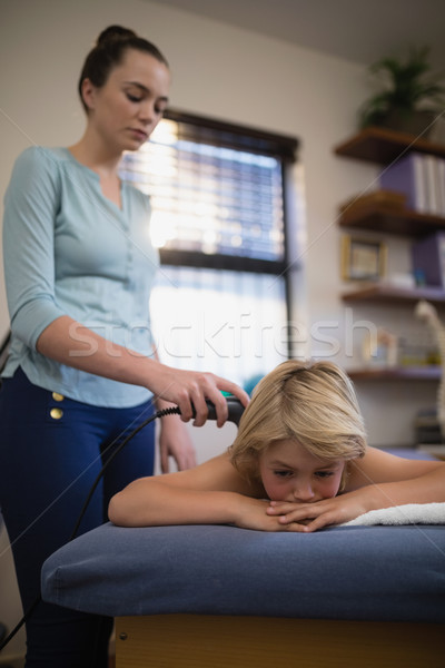 Stockfoto: Vrouwelijke · arts · ultrageluid · scannen · Maakt · een · reservekopie · jongen