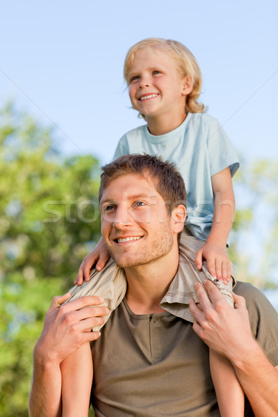 Vater Sohn huckepack Lächeln Liebe Landschaft Stock foto © wavebreak_media