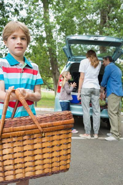 Garçon panier pique-nique famille voiture portrait homme [[stock_photo]] © wavebreak_media