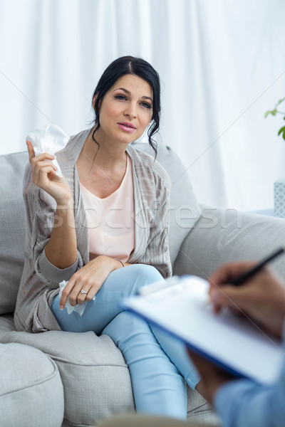 Médecin écrit presse-papiers Consulting femme enceinte maison [[stock_photo]] © wavebreak_media