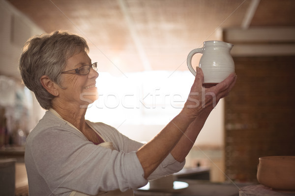 Stock foto: Weiblichen · Krug · Keramik · Workshop · Business · Frau