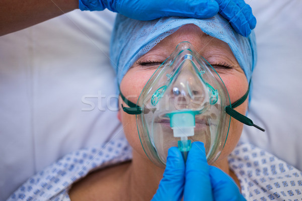 Nővér oxigénmaszk arc beteg kórház nő Stock fotó © wavebreak_media