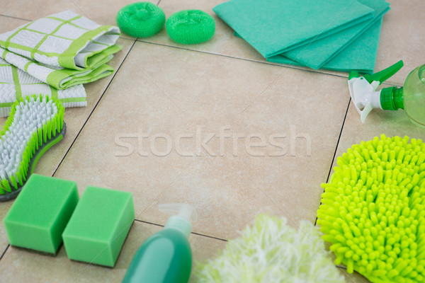 Yeşil temizleme ürünleri kiremitli zemin ahşap şişe Stok fotoğraf © wavebreak_media