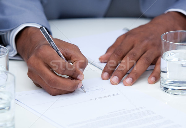 Ehrgeizig Geschäftsmann Unterzeichnung Vertrag Unternehmen Stock foto © wavebreak_media
