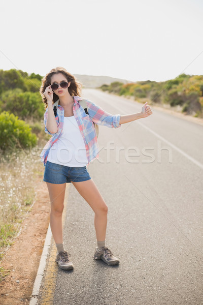 女子 道路 肖像 漂亮 年輕女子 商業照片 © wavebreak_media