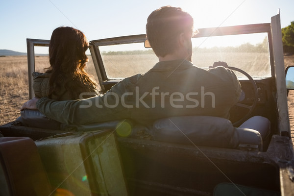 Achteraanzicht paar af weg voertuig Stockfoto © wavebreak_media