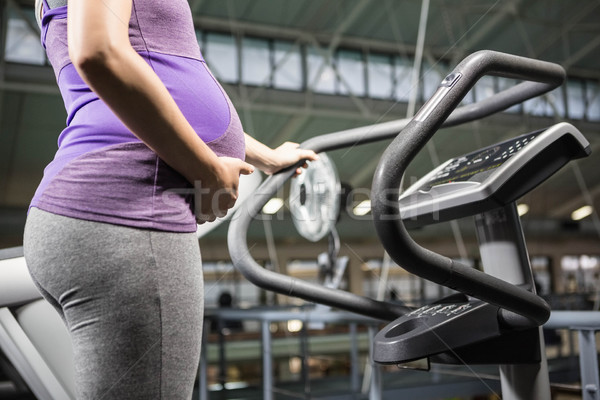 Terhes nő testmozgás tornaterem nő sport fitnessz Stock fotó © wavebreak_media