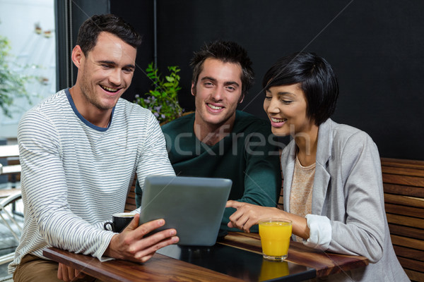 Stockfoto: Vrienden · tablet · samen · coffeeshop · man · koffie