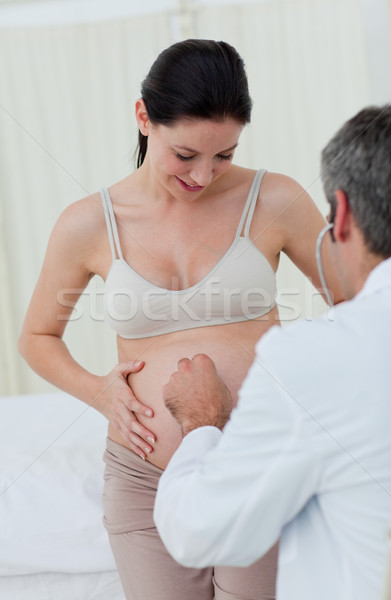 Kobieta w ciąży ginekolog biały kobieta uśmiech Zdjęcia stock © wavebreak_media