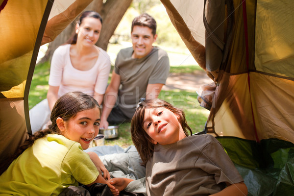 露营 · 公园 · 家庭 · 快乐 · 孩子 / happy family camping