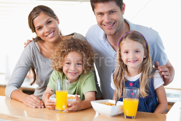 Stockfoto: Gelukkig · gezin · ontbijt · keuken · huis · liefde · man