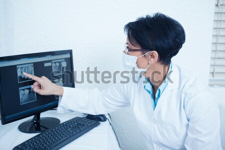 Foto stock: Dentales · ayudante · mirando · ordenador · clínica · ratón