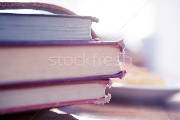 Boglya könyvek asztal iroda könyv asztal Stock fotó © wavebreak_media