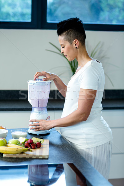 беременная женщина Постоянный кухне женщину Сток-фото © wavebreak_media