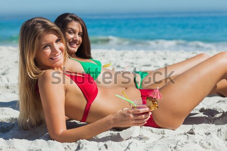 Portré gyönyörű nők bikini tart koktél Stock fotó © wavebreak_media