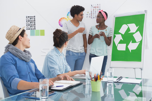 Jonge creatieve team vergadering recycling kantoor Stockfoto © wavebreak_media