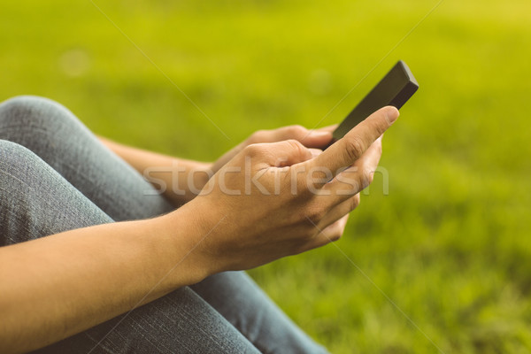 Dość telefonu komórkowego parku kobiet Zdjęcia stock © wavebreak_media