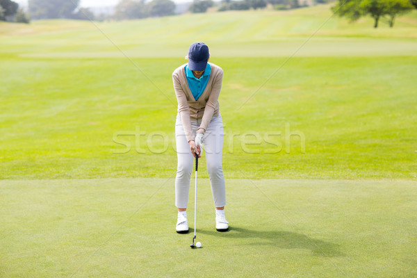 Femminile golfista palla campo da golf donna Foto d'archivio © wavebreak_media