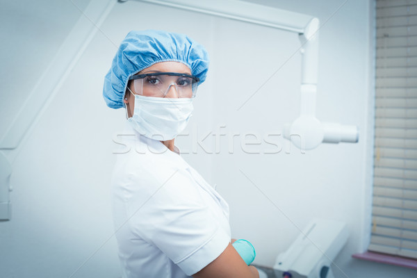 [[stock_photo]]: Homme · dentiste · masque · chirurgical · portrait