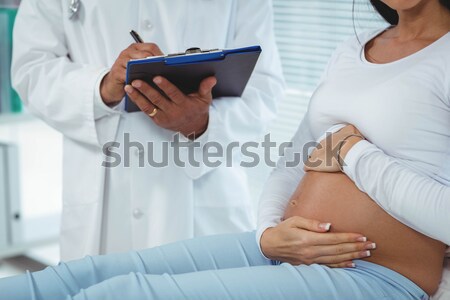 Enceintes patient Consulting médecin hôpital femme [[stock_photo]] © wavebreak_media