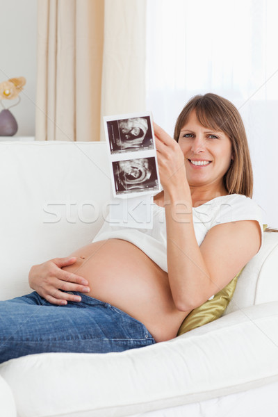 Stockfoto: Portret · zwangere · vrouw · naar · ultrageluid · scannen · woonkamer