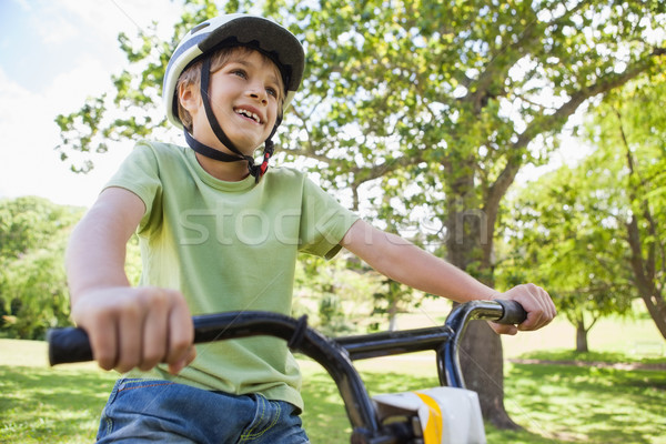 Foto stock: Sorridente · equitação · bicicleta · parque