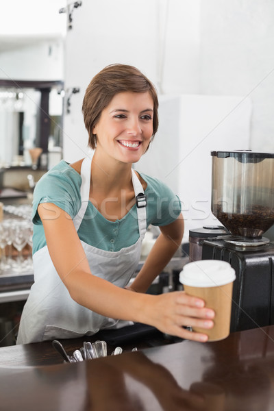 Güzel barista tek kullanımlık fincan kahvehane Stok fotoğraf © wavebreak_media