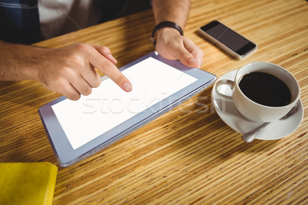 Stockfoto: Jonge · man · beker · koffie · tablet · cafe · boek