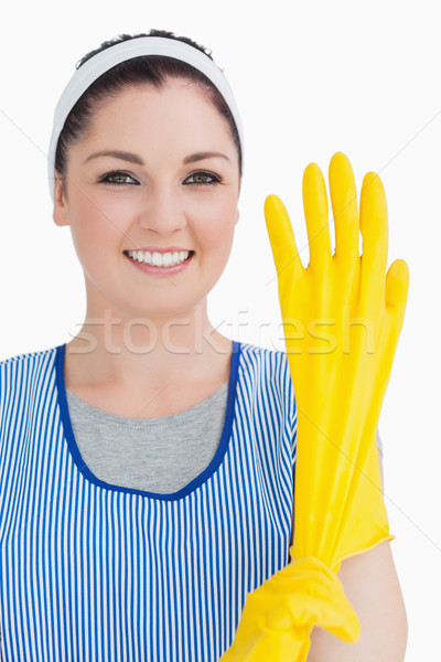 Foto d'archivio: Cleaner · donna · indossare · giallo · guanti · bianco