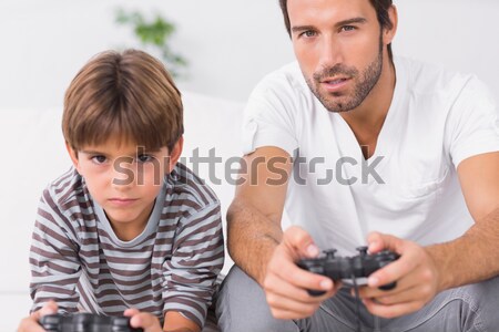 Vader zoon spelen video games bank gelukkig kind Stockfoto © wavebreak_media
