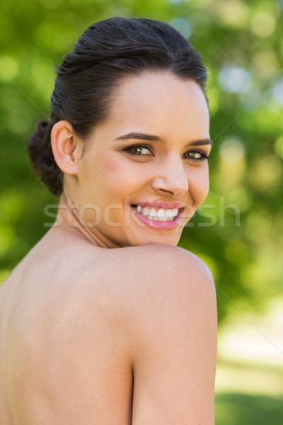 Primer plano retrato mujer hermosa parque hermosa Foto stock © wavebreak_media