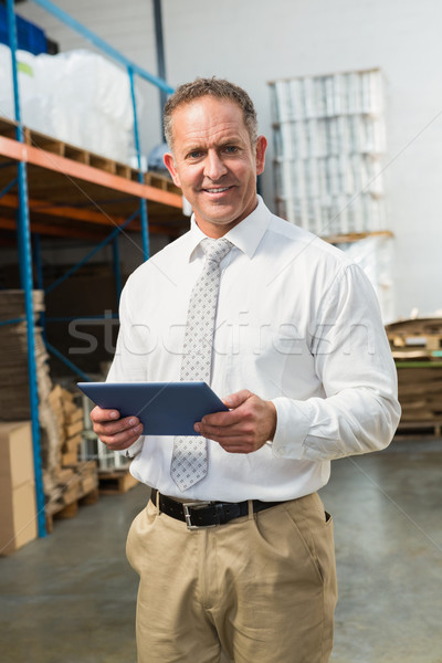 Foto stock: Gerente · digital · tableta · almacén · retrato · masculina