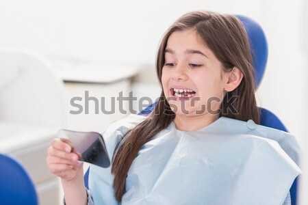 Souriant jeunes patient dents dentaires [[stock_photo]] © wavebreak_media