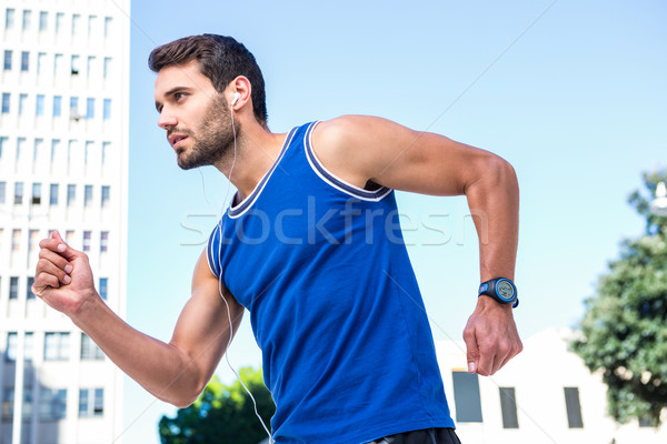 élégant athlète jogging ville arbre santé [[stock_photo]] © wavebreak_media