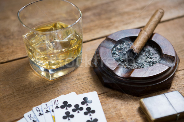 Cartes whisky cigare table en bois verre [[stock_photo]] © wavebreak_media