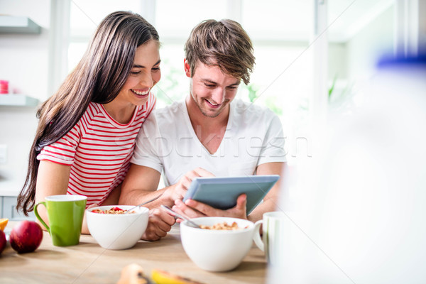 [[stock_photo]]: Heureux · couple · comprimé · déjeuner · cuisine · femme