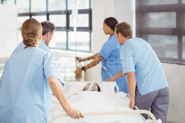 Foto stock: Grupo · médicos · mujer · paciente · hospital