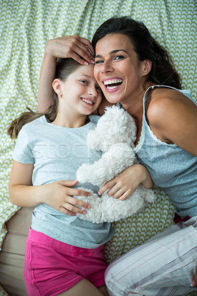 Mutter Tochter spielen Bett home Porträt Stock foto © wavebreak_media