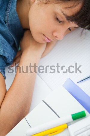 Alto tiro femenino estudiante dormir escritorio Foto stock © wavebreak_media