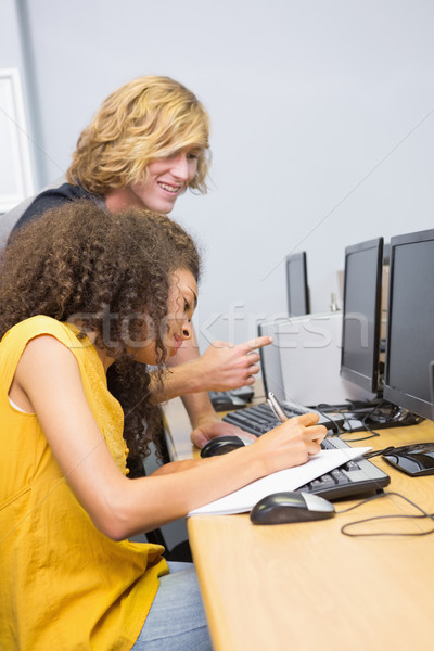 Stok fotoğraf: Öğrenciler · çalışma · bilgisayar · sınıf · üniversite · adam