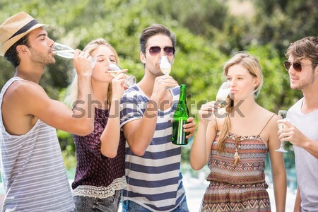 Bruid champagne park drinken huwelijk vrouwelijke Stockfoto © wavebreak_media