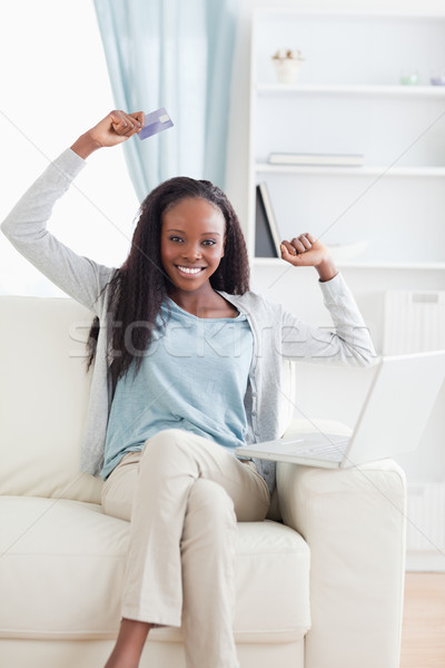 Stockfoto: Glimlachend · gelukkig · vrouw · winkelen · online · computer