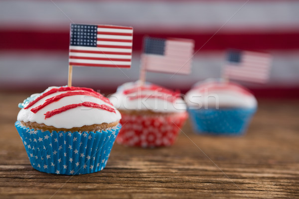 Foto d'archivio: Patriottico · bandiera · americana · primo · piano · tavolo · in · legno · alimentare