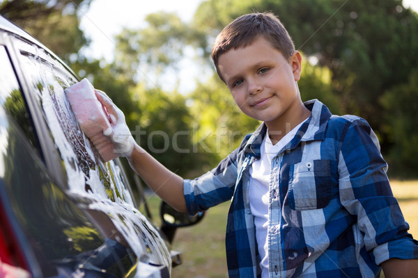 十幾歲的男孩 洗滌 汽車 肖像 水 商業照片 © wavebreak_media